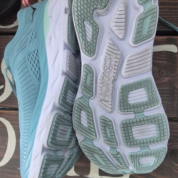 Hoka - Picture 3 of 5